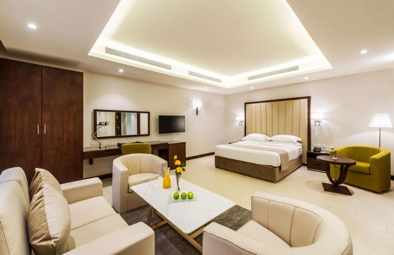 Best Western Plus Al Qurayyat City Center Exterior foto